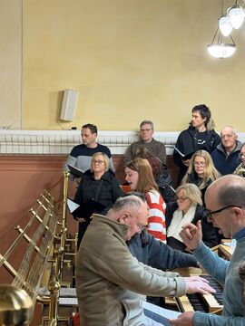 MePZ Divača in organist Tone Potočnik